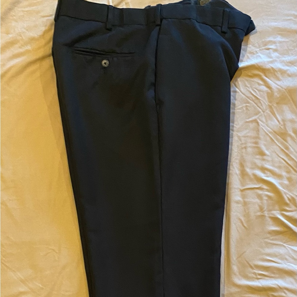 Savane Slacks, men’s‎ size 33/30.